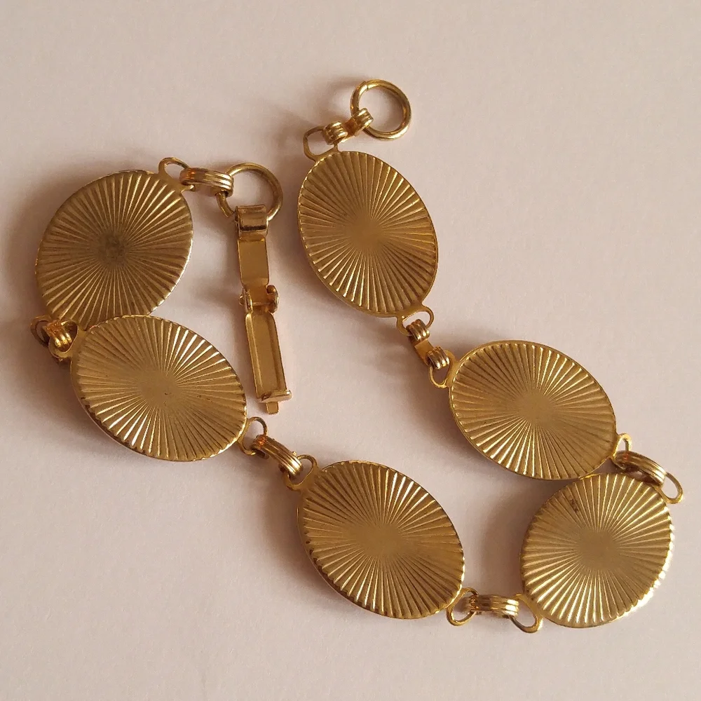 Relisted - Vintage blue and gold tone linked ovals bracelet rhinestones - Picture 10 of 10